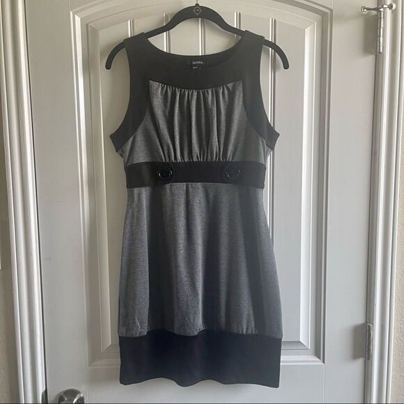 XOXO Gray Sleeveless Tunic/Sheath Mini Dress w/Black Trim & Buttons; SZ M; EUC - Picture 1 of 6